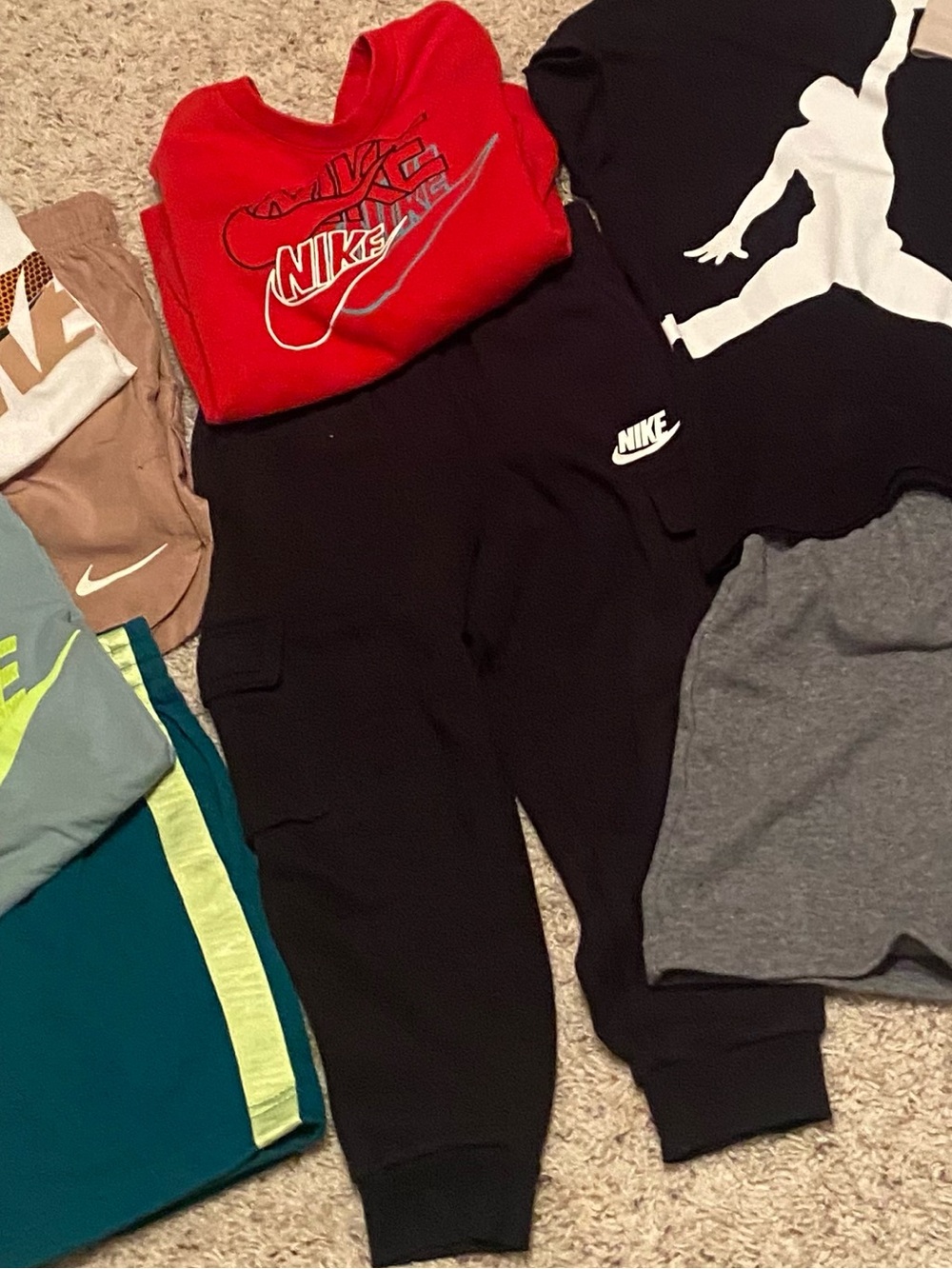 Nike 5T Red sweatshirt black sweatpants set EUC